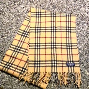 BURBERRY 100% LAMBS WOOL SCARF VINTAGE